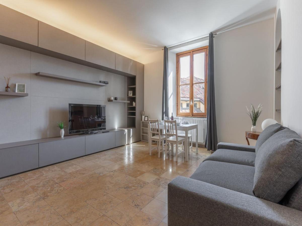 The Rent - Modern Two-bedroom Near Navigli * Mailand